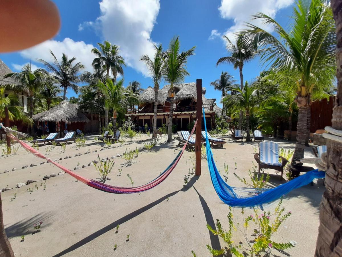 Beach Guesthouse Holbox Apartments & Suites ภายนอก รูปภาพ