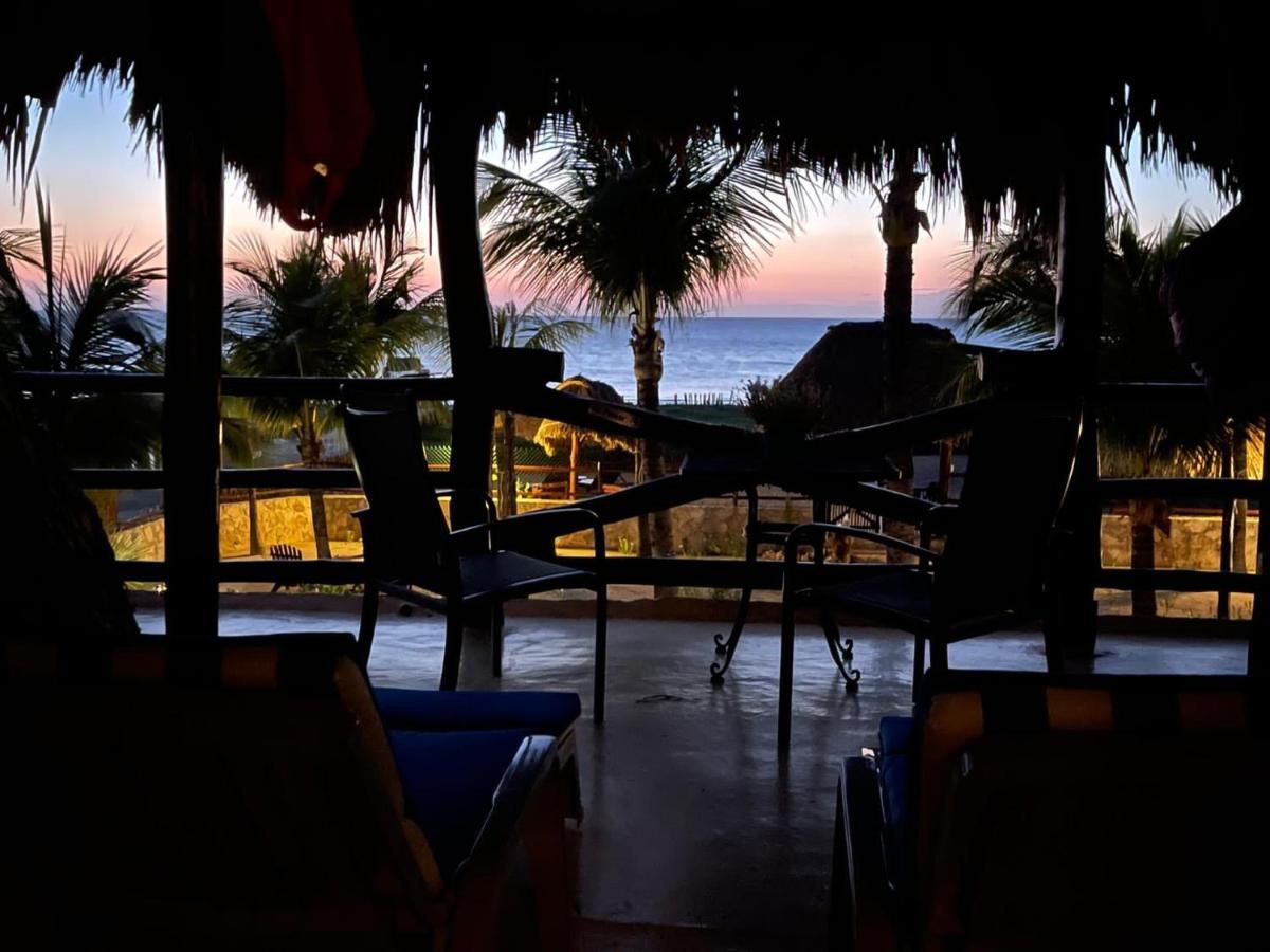 Beach Guesthouse Holbox Apartments & Suites ภายนอก รูปภาพ