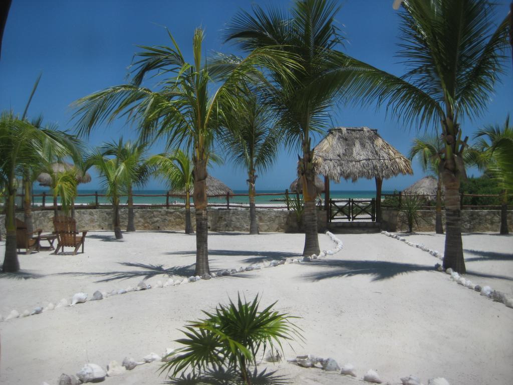 Beach Guesthouse Holbox Apartments & Suites ภายนอก รูปภาพ