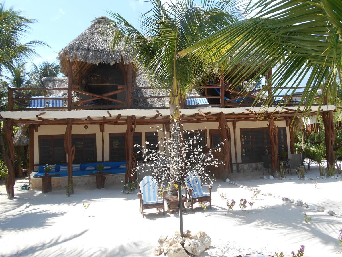 Beach Guesthouse Holbox Apartments & Suites ภายนอก รูปภาพ
