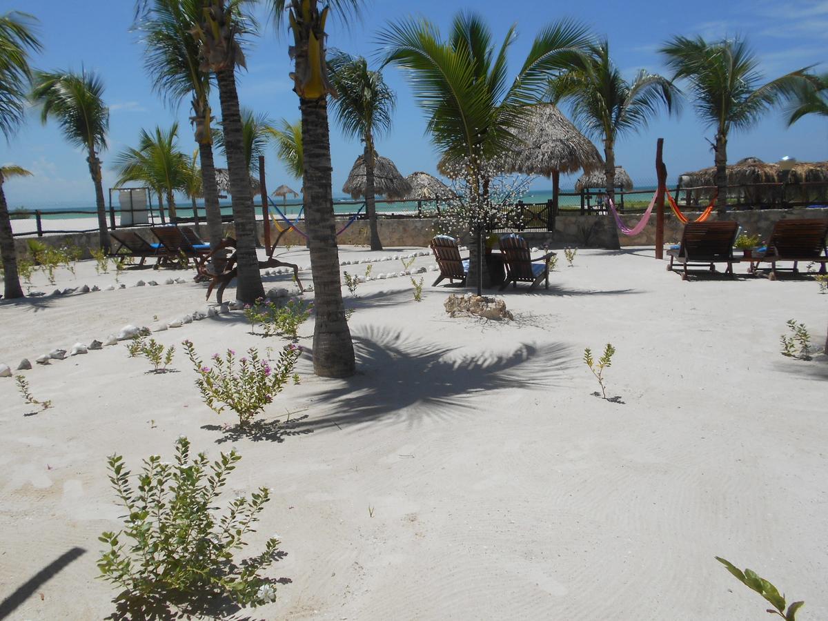 Beach Guesthouse Holbox Apartments & Suites ภายนอก รูปภาพ